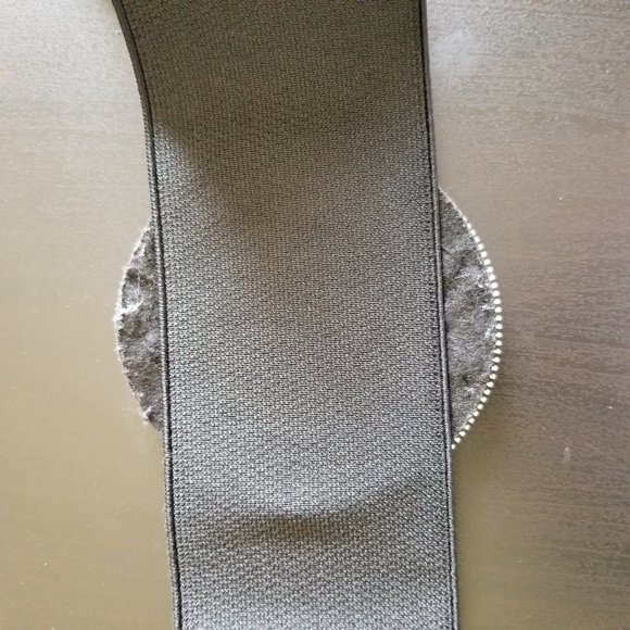 Stretchy Black Waist Cinch Belt with Flower Back Detail. Size ML. - Picture 5 of 7